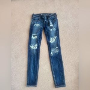 Brand new American Eagle Jeans, size 2